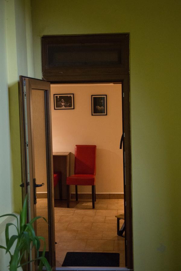 Downtown Studio Oradea Exterior foto